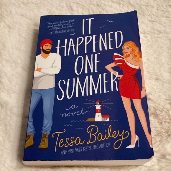📚 TESSA BAILEY “ It happen one summer” - Picture 1 of 5
